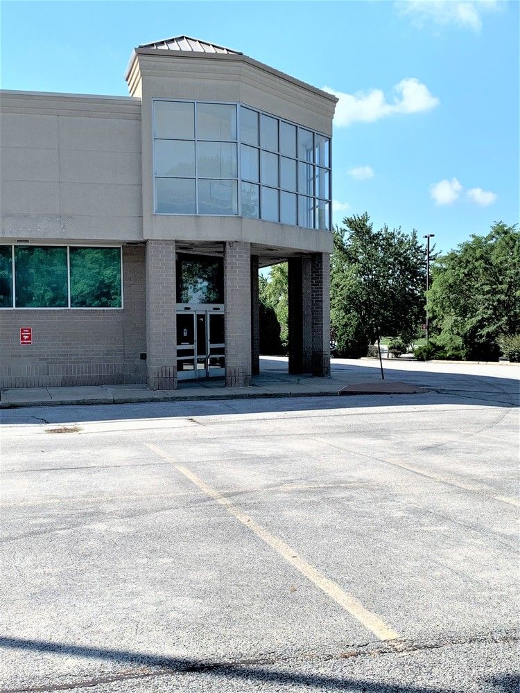 Free Standing Richton Park Building for Sale or Lease : 4889 Sauk Trl, Richton Park, IL 60471